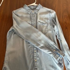 Soft jean fabric Target button up